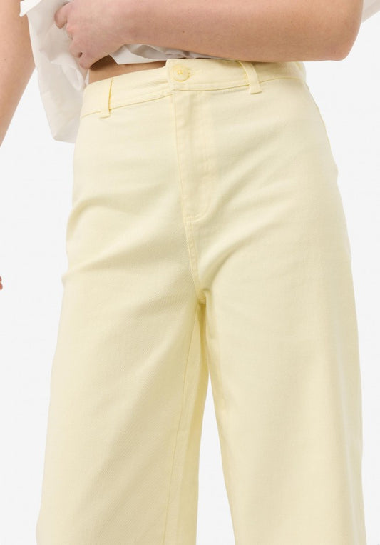 Calça boca sino