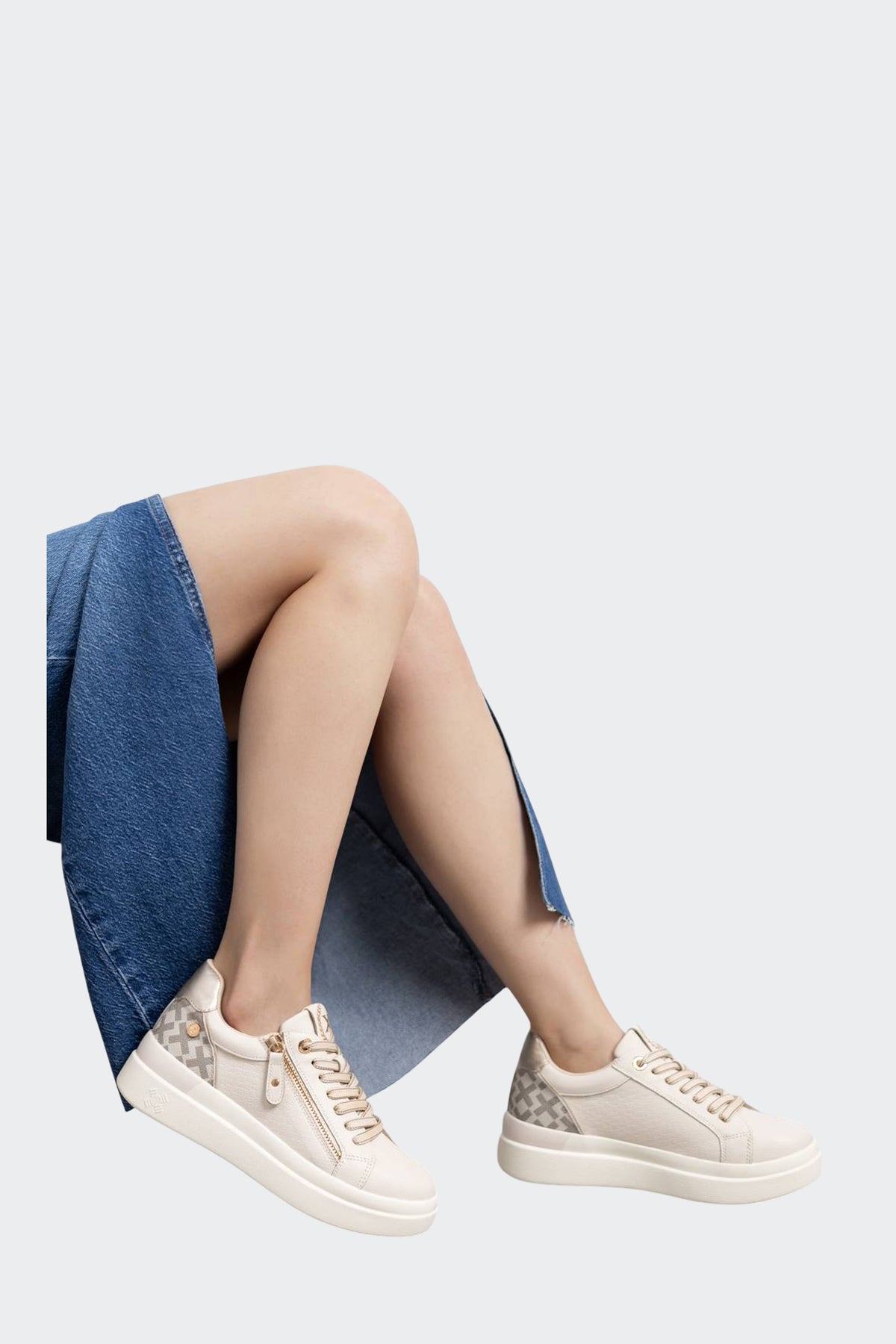 Women's sneakers