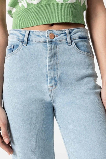Slim mom jeans