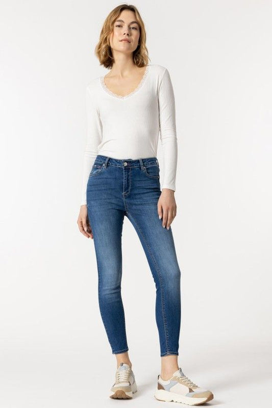 Calça jeans body curve